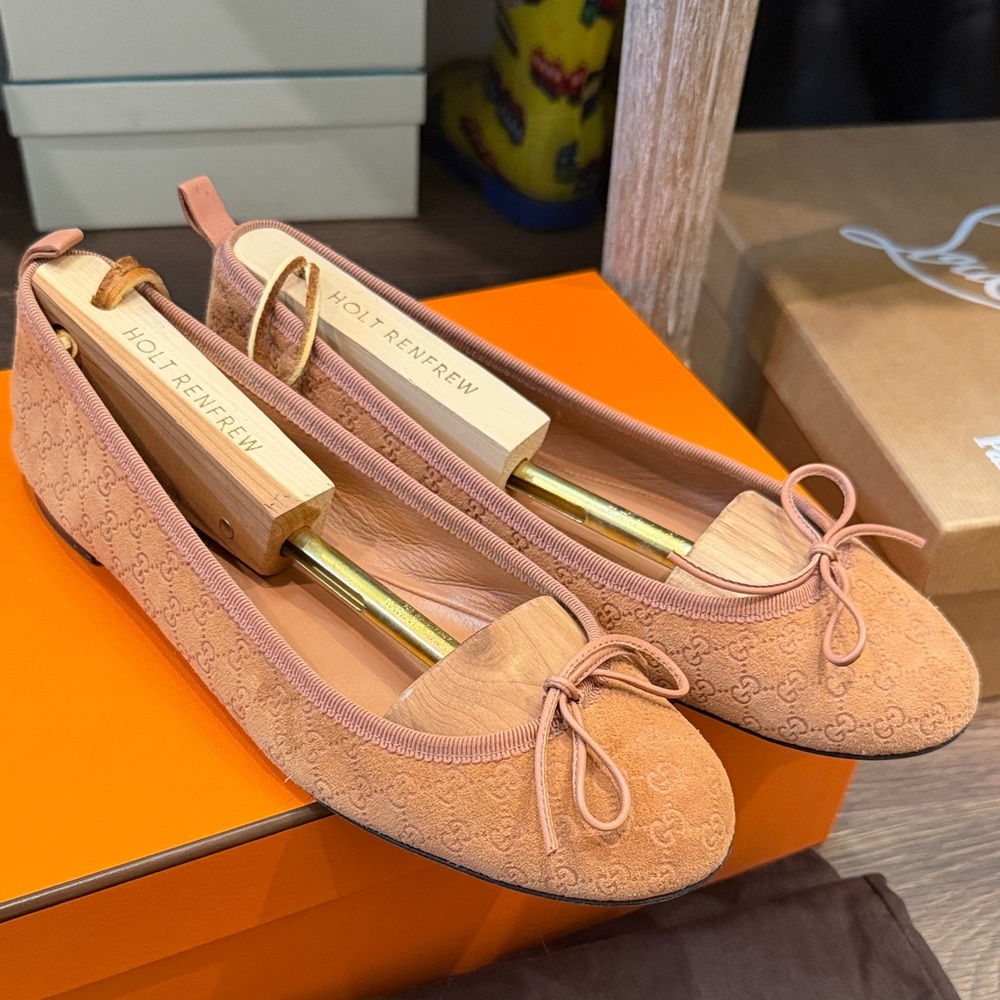 Gucci Peach Suede GG Logo Ballet Flats with Bow